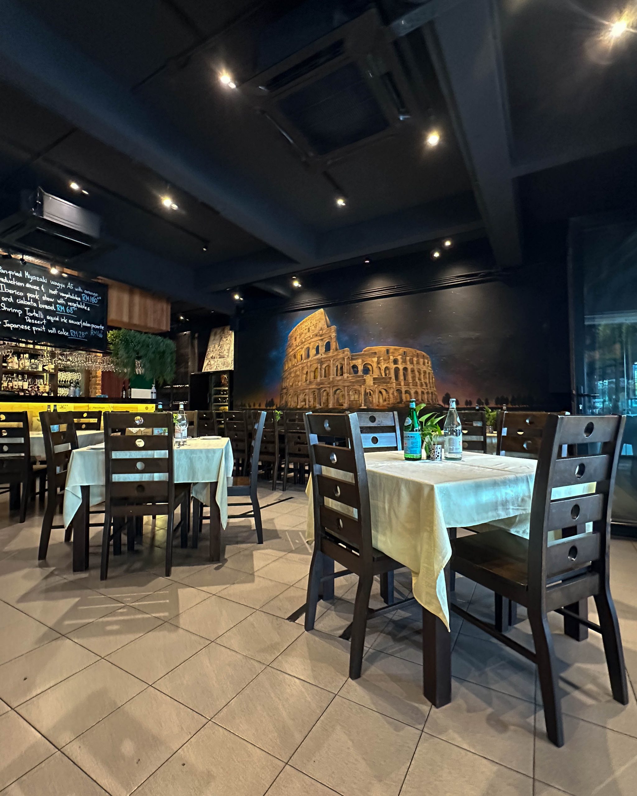 About Us | a'Roma dinings